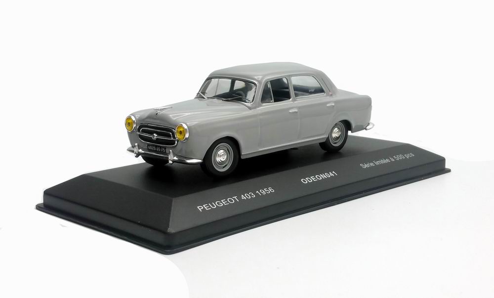 Voiture Miniature Peugeot 403 noire 1/43