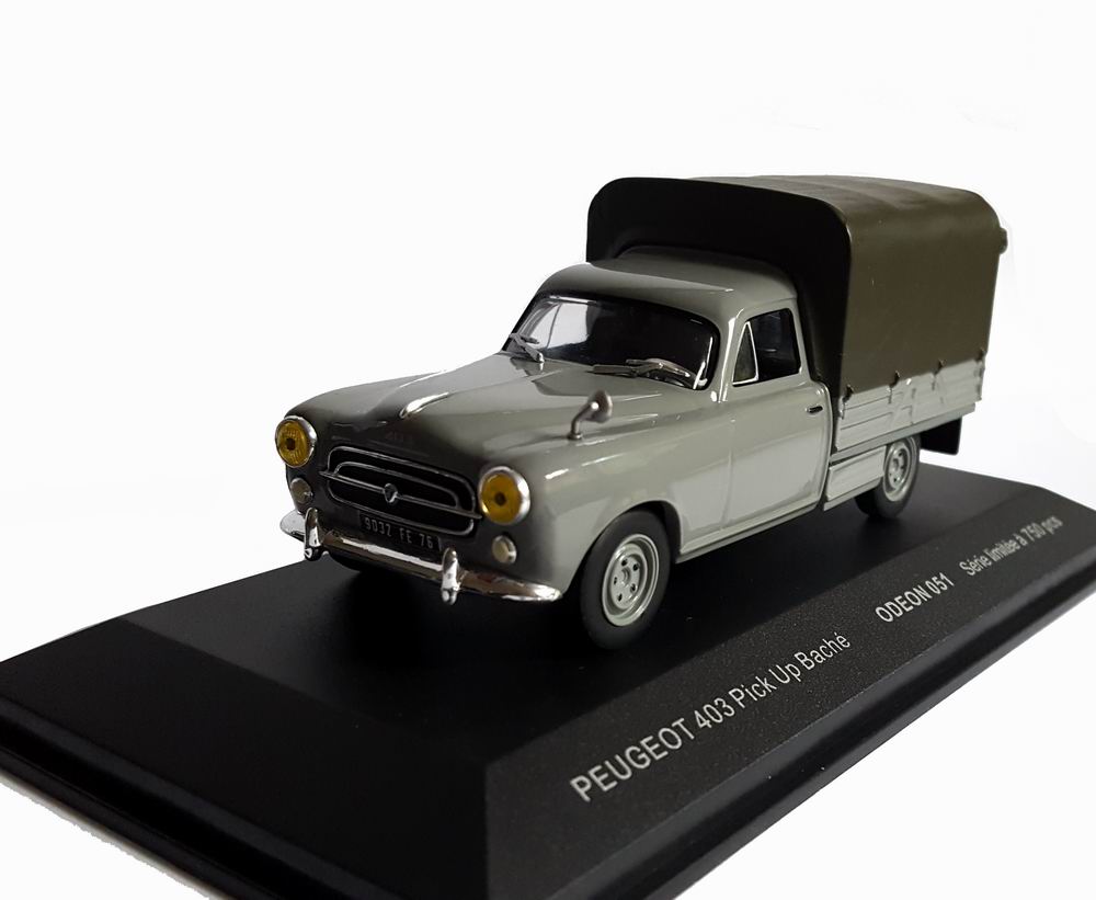 Voiture Miniature Peugeot 403 pikup baché 1/43