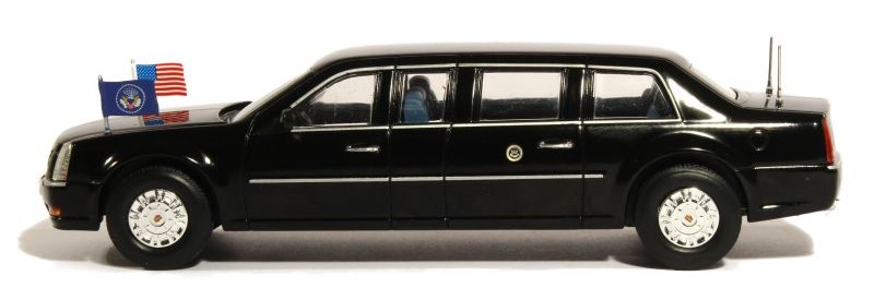 Limousine CADILLAC DTS de 2009 Voiture Présidentielle Donald TRUMP 1/43