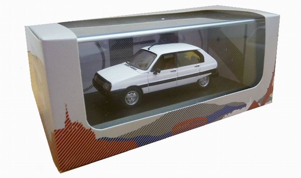 Petite voiture CITROEN Visa II 1/43