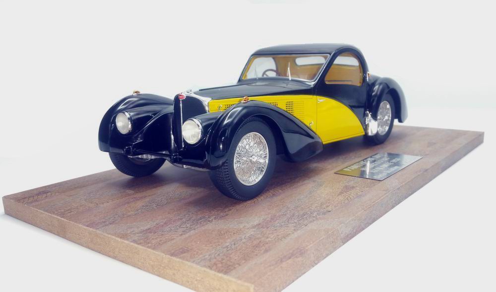 Voiture de Collection BUGATTI57 SC ATALANTE de 1936 NOIRE et JAUNE 1/18