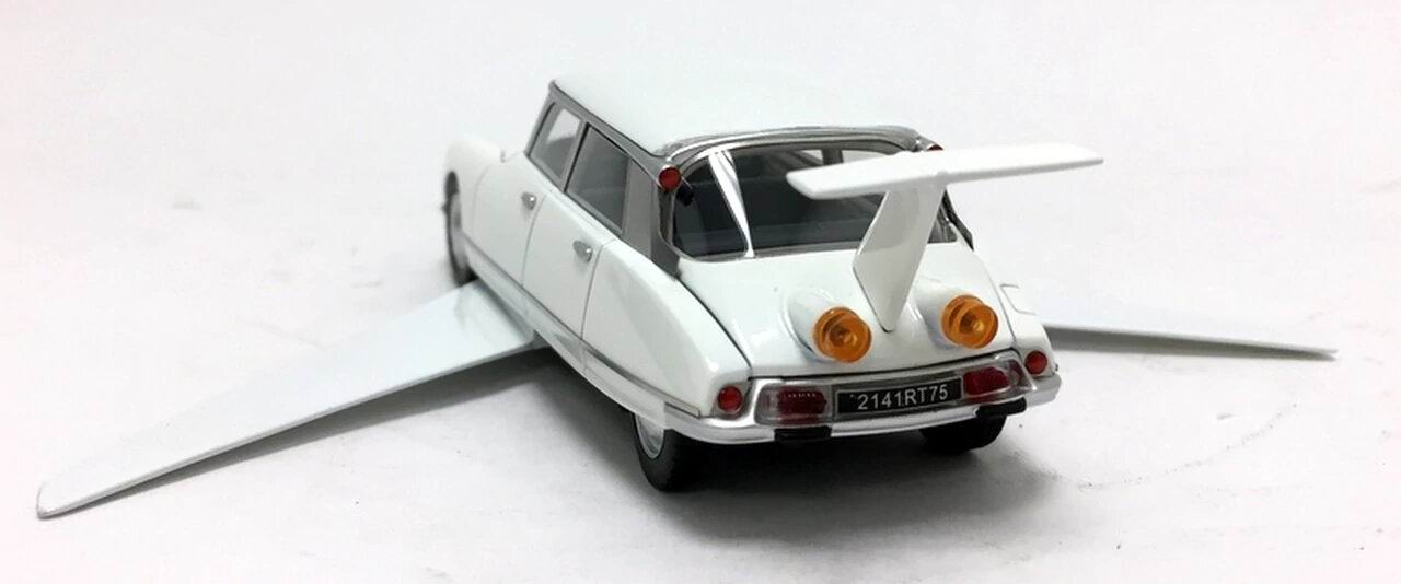 Voiture miniature Citroën DS19 volante citroen FANTOMAS au 1/43