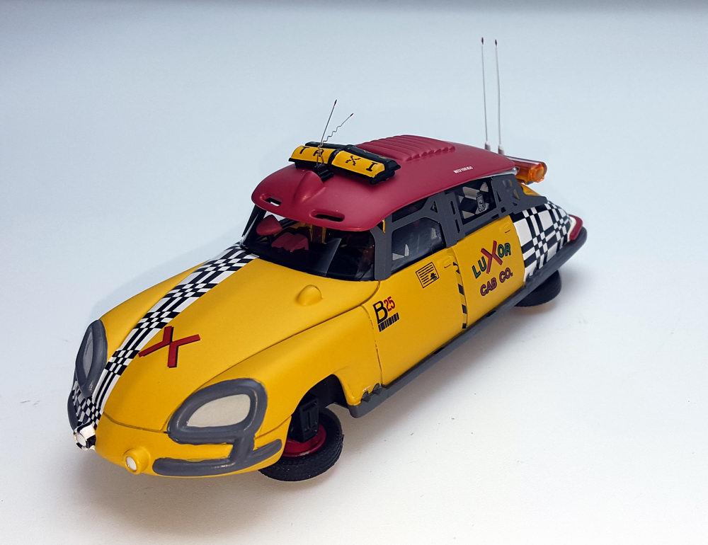 Voiture miniature Citroën DS Taxi volante Retour Vers le Futur 2 1/43