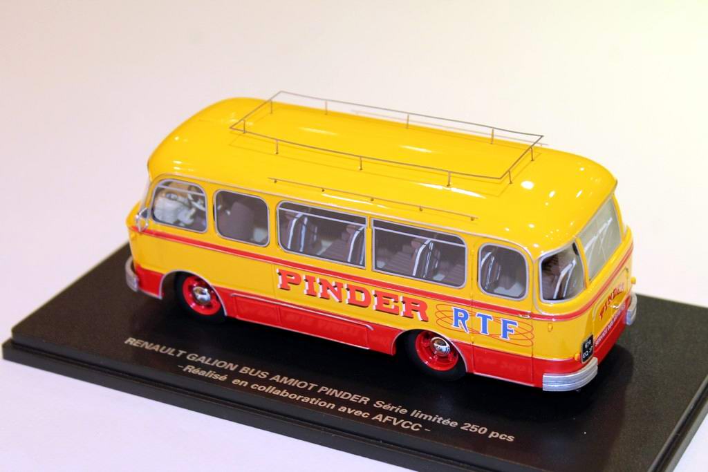 Miniature RENAULT GALION autoBUS AMIOT CIRQUE PINDER ORTF 1/43