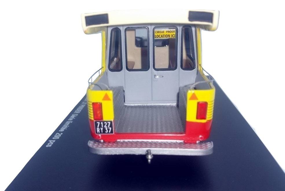 Miniature Camionnette PEUGEOT J7 CIRQUE PINDER 1/43