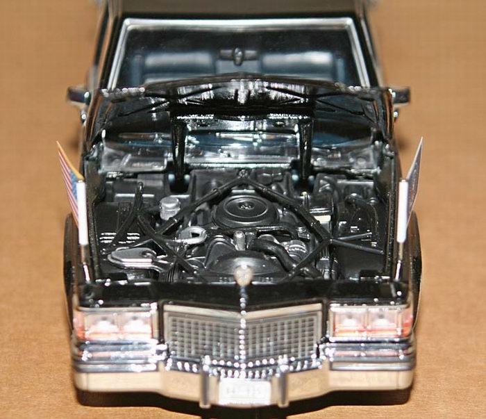 Limousine Lincoln Continental de 1972 Voiture Présidentielle Ronald Reagan 1/24 