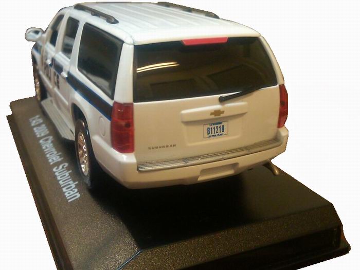 Chevrolet Suburban FBI Police Américaine 2009 1/43 