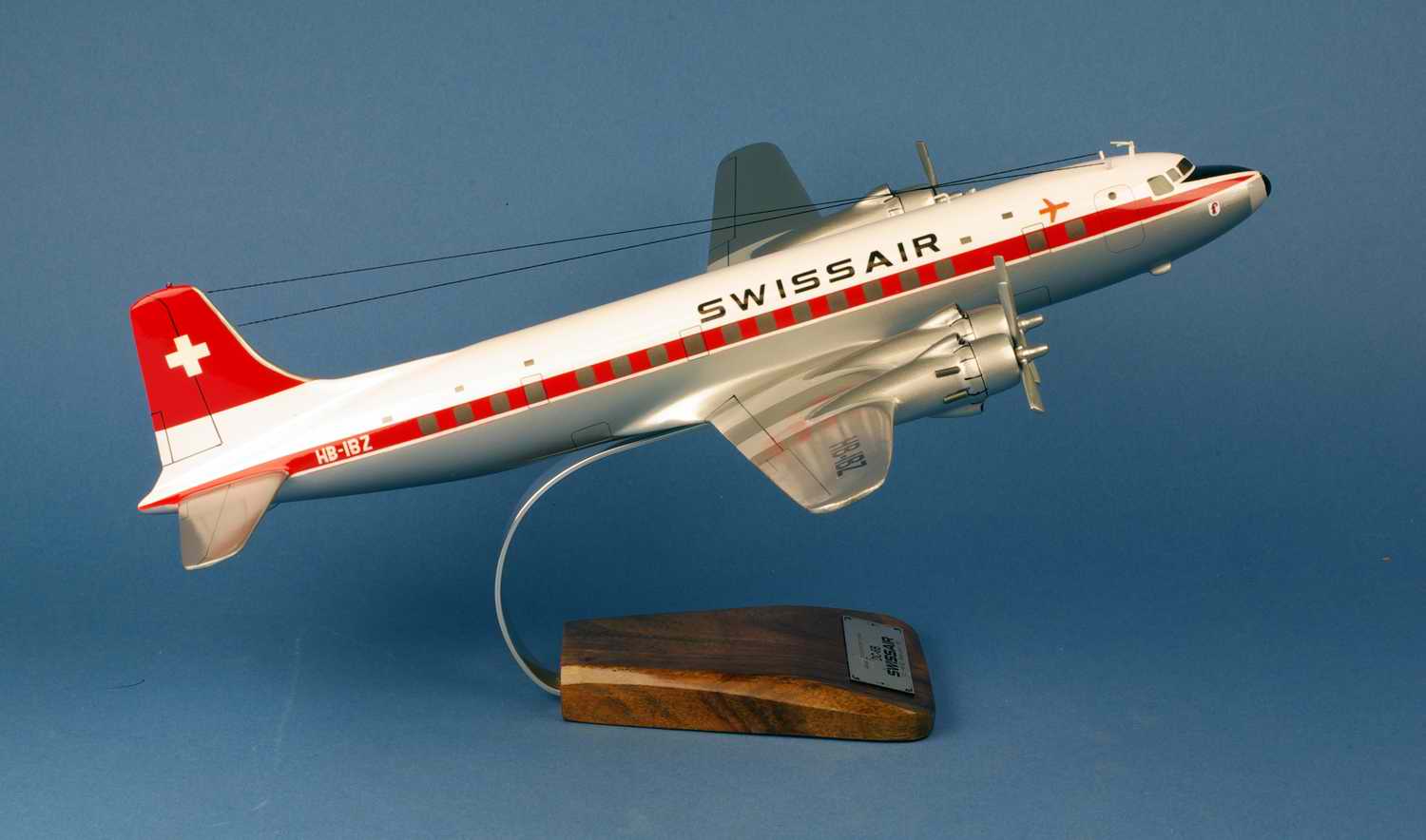 Maquette Avion DOUGLAS DC6B Basel-Land SWISSAIR 1/72