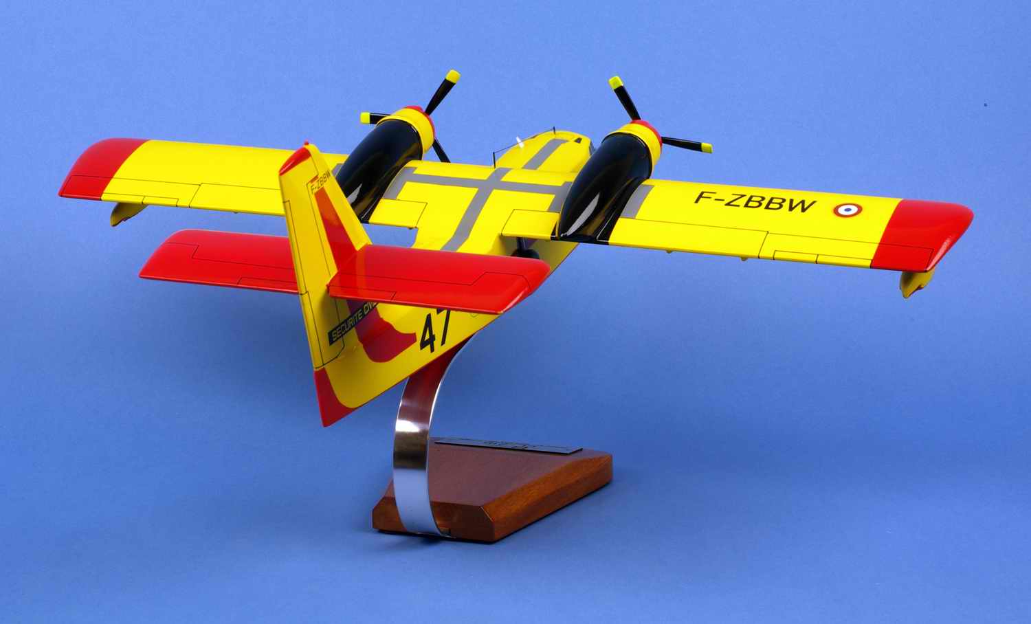 Maquette Avion CANADAIR CL215 Pélican N°47 SECURITE CIVILE 1/55