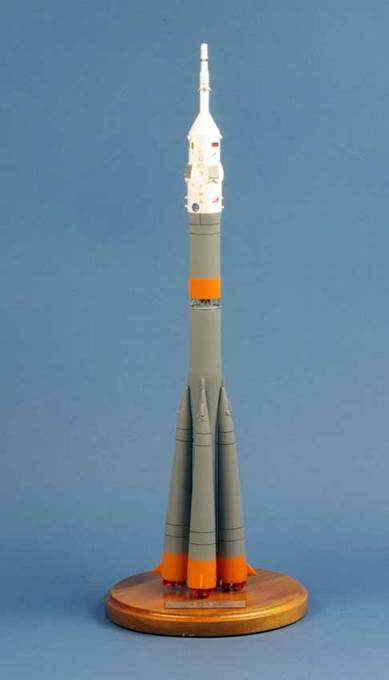 maquette Fusée Soyuz ISS TMA-06M Eneide Exped 11 au 1/90