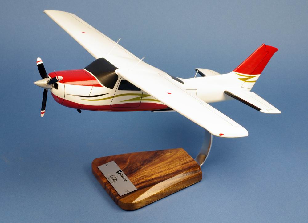 Maquette CESSNA 210 Centurion 1/24