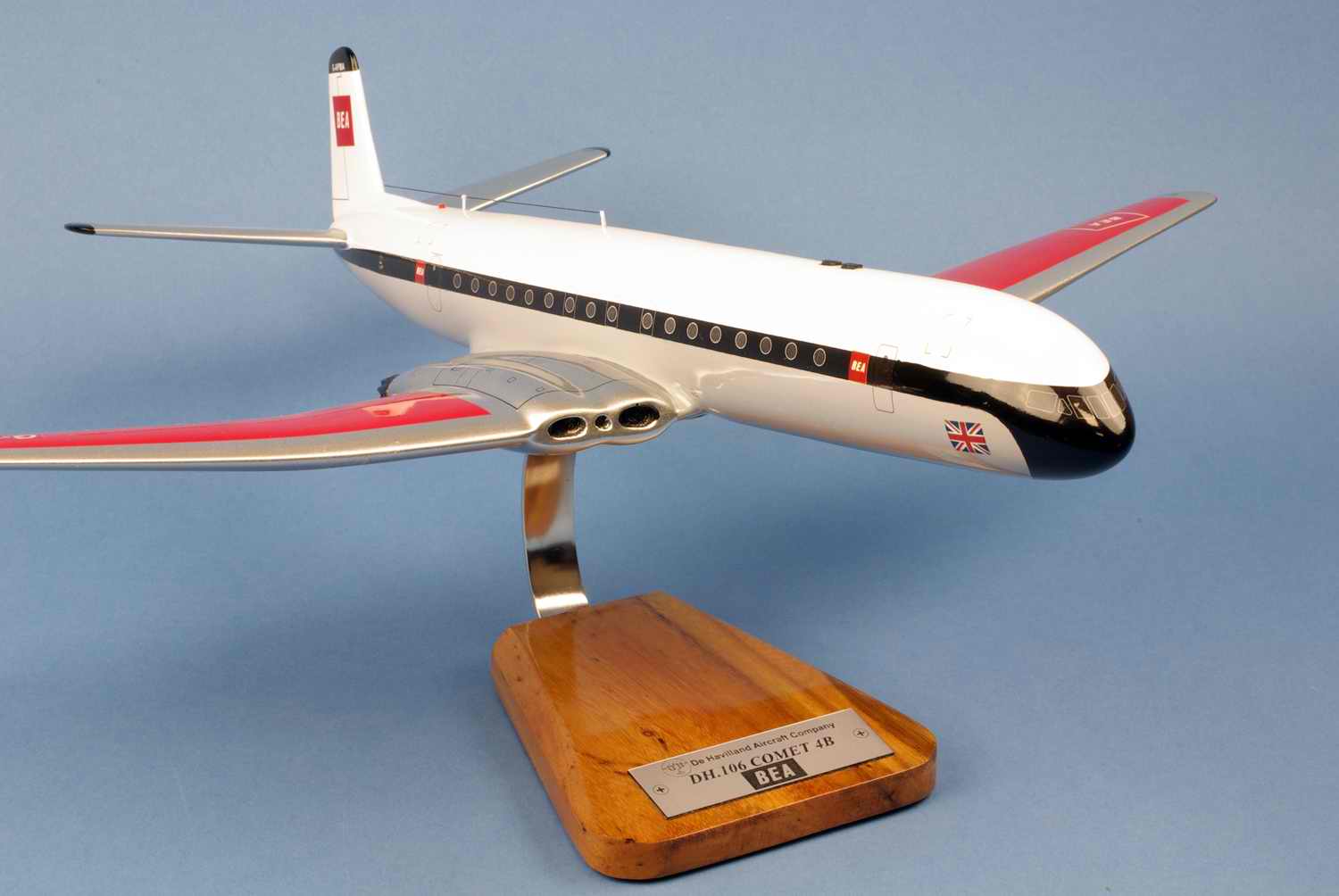 maquette avion DeHavilland DH106 Comet 4B British European Airways BEA