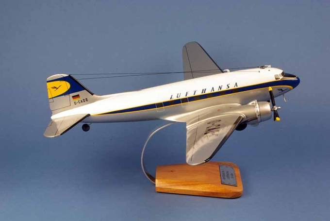 Maquette DouglasDC3 aux couleurs de Lufthansa 1/48