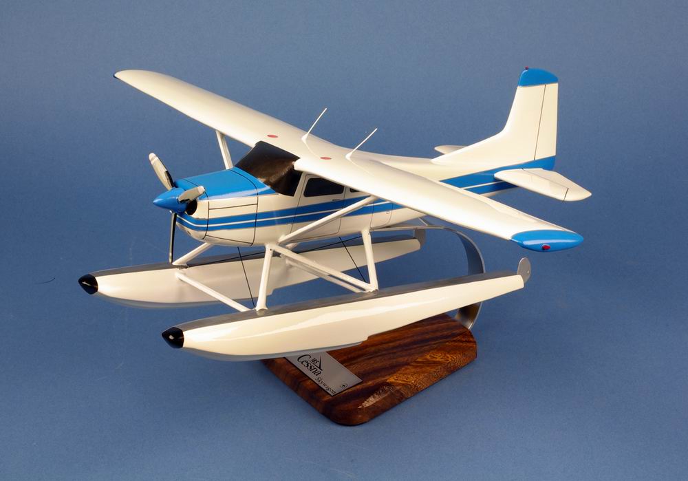 Maquette CESSNA 185 Skywagon Floatplane 1/24