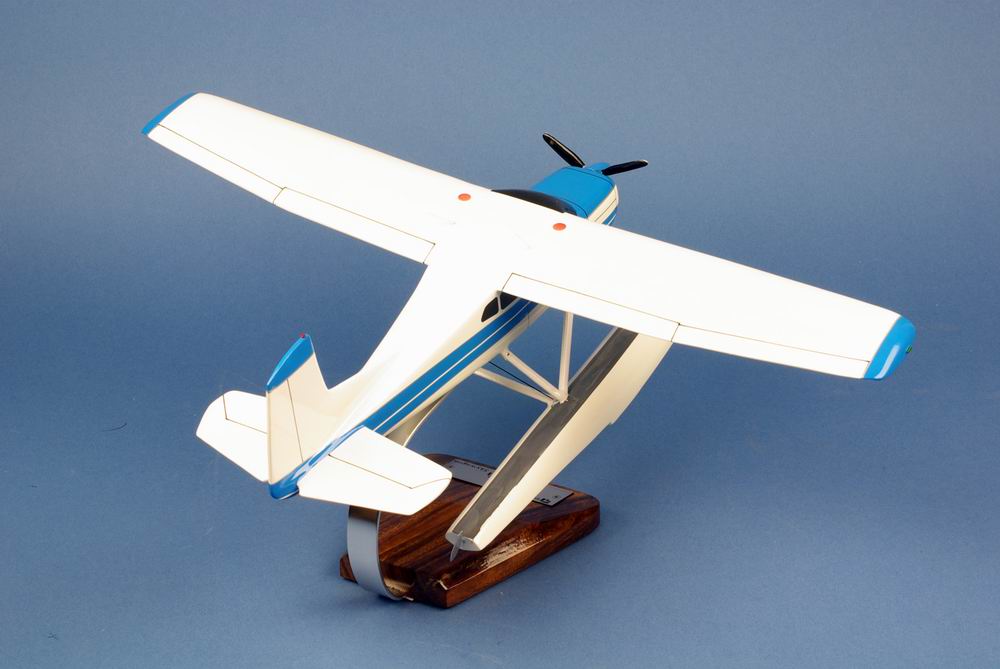 Maquette CESSNA 185 Skywagon Floatplane 1/24