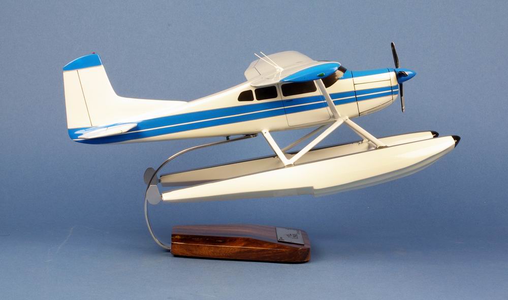 Maquette CESSNA 185 Skywagon Floatplane 1/24