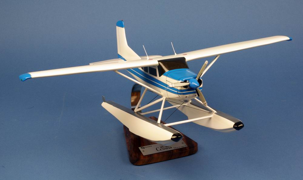 Maquette CESSNA 185 Skywagon Floatplane 1/24