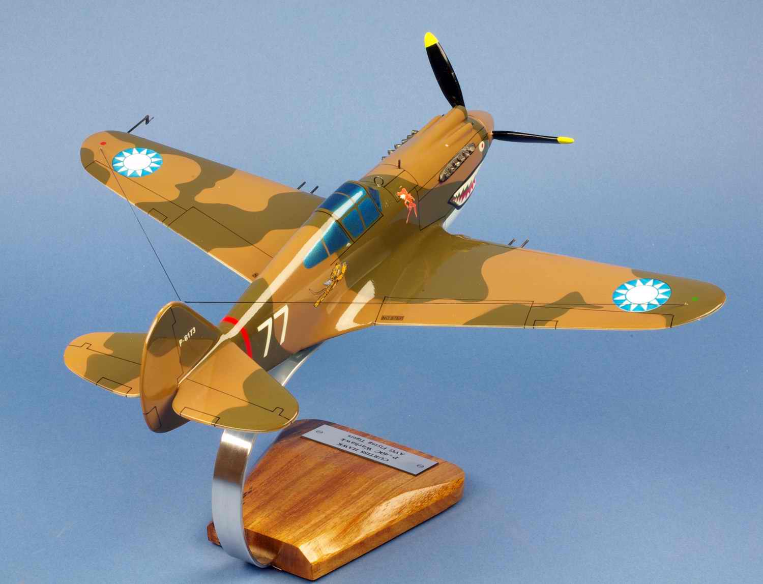 Maquette Avion De Chasse P40C Warhawk 3rd Pursuit Squadron Hell’s Angels Tigres Volants 1/28