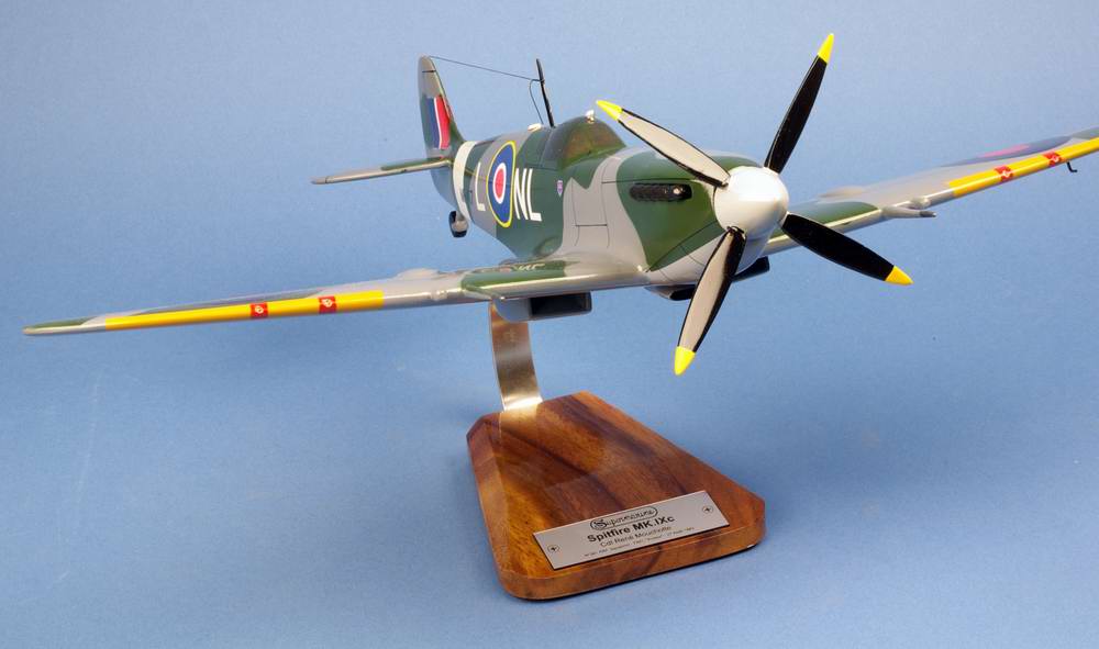 Maquette SPITFIRE MK.IX Sqn341/GCIII/2 Alsace FAFL René Mouchotte 1/24