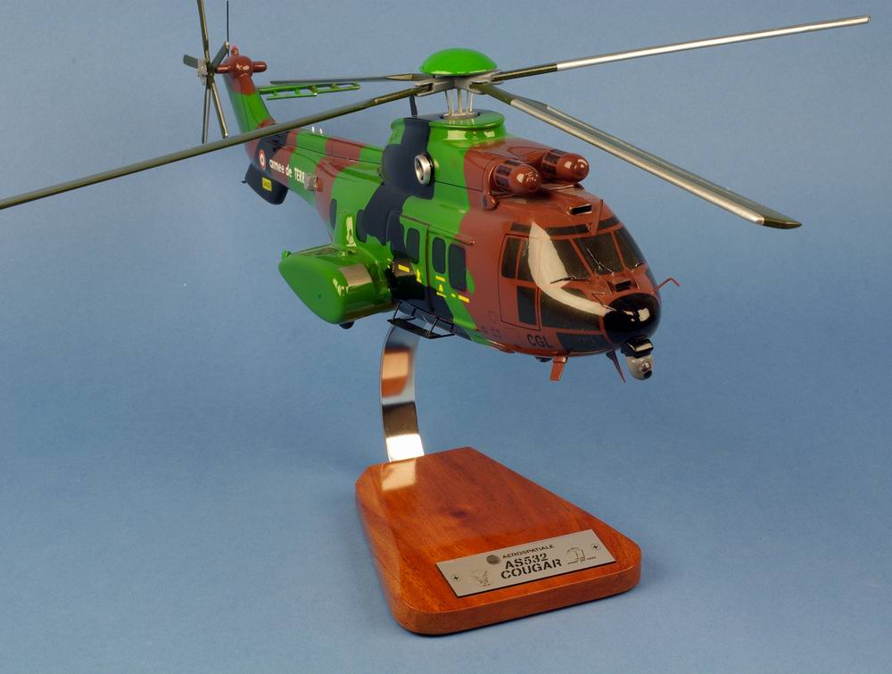 Maquette Hélicoptère CougarAS532