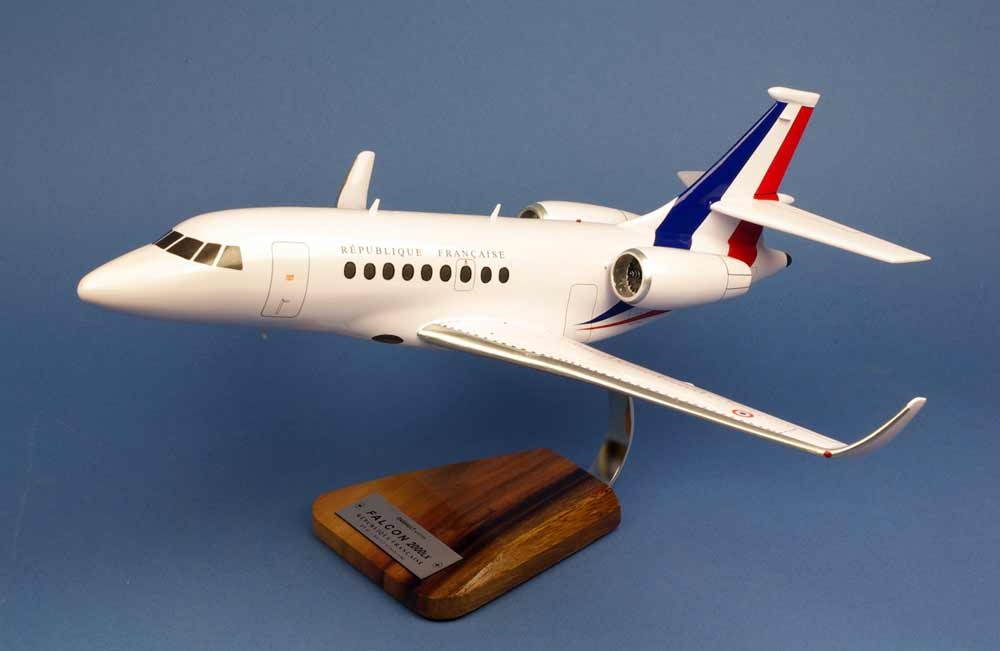 Maquette Falcon 2000LX République Française FRANCE  1/48