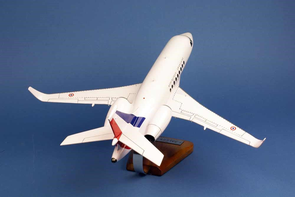 Maquette Falcon 2000LX République Française FRANCE  1/48