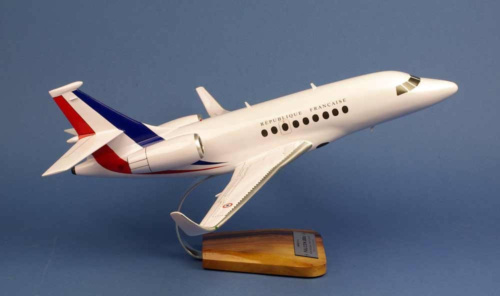 Maquette Falcon 2000LX République Française FRANCE  1/48