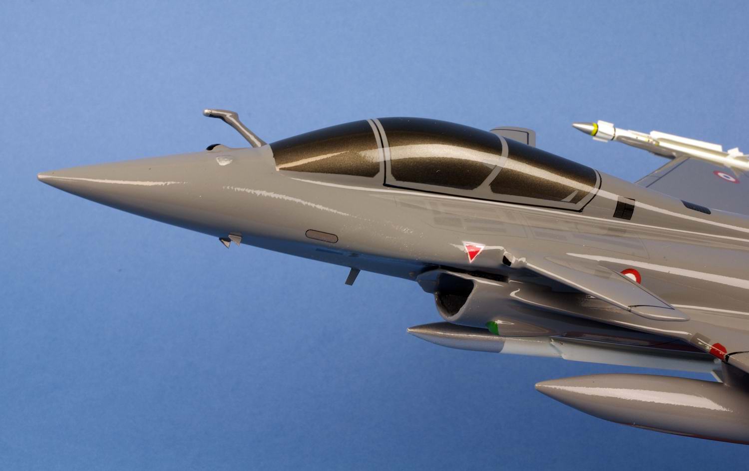 maquette Avion de chasse militaire supersonique Rafale B