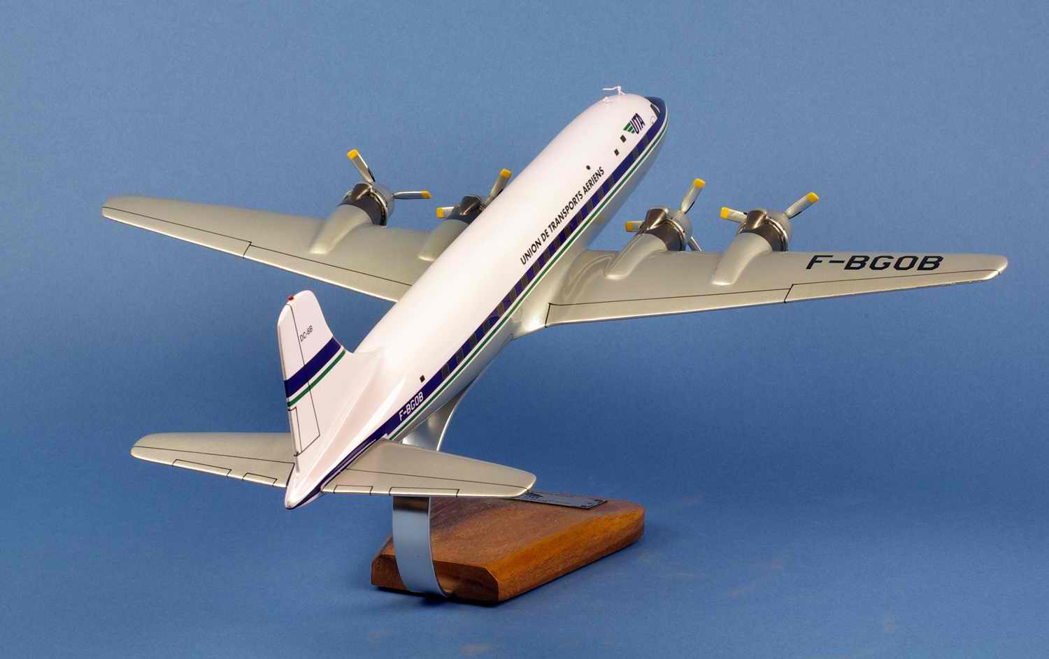 Maquette Avion DOUGLAS DC-6B Super Cloudmaster UTA au 1/72