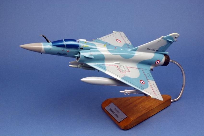 maquette Avion de chasse militaire Mirage 2000-5 DASSAULT AVIATION