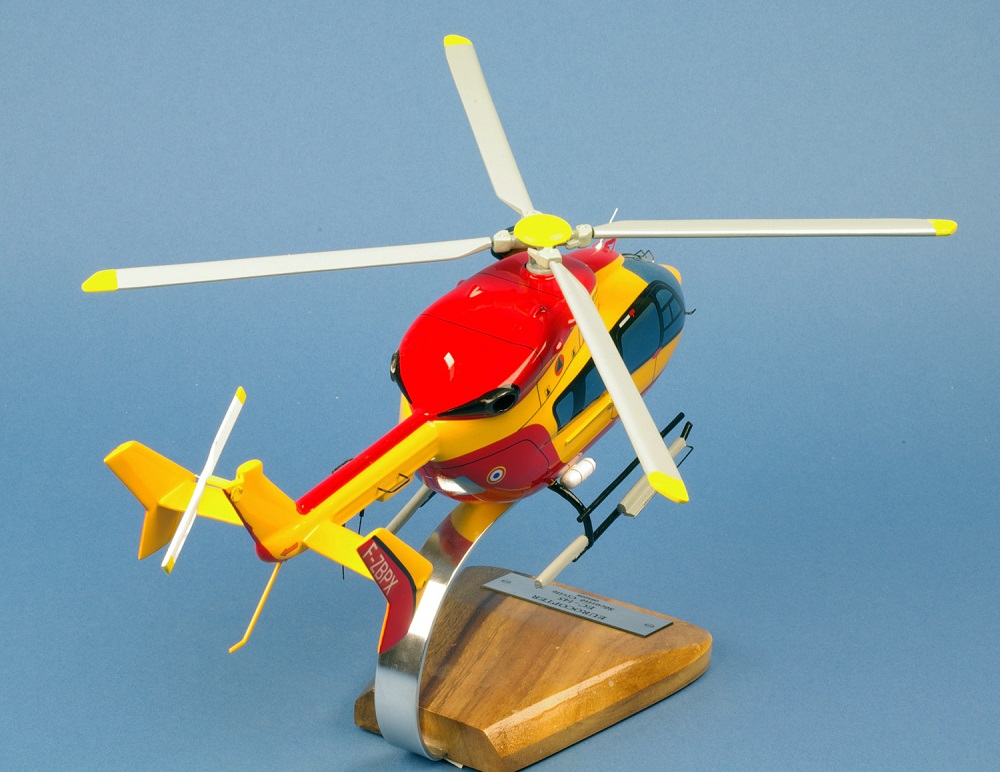 Maquette Hélicoptère EUROCOPTERE EC-145 Dragon pompiers 