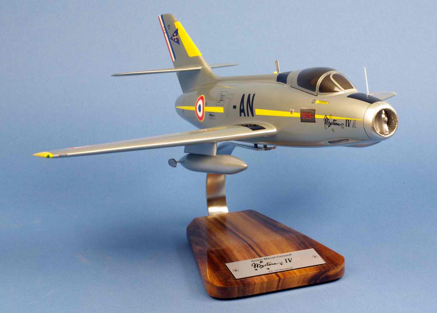 Maquette Avion Mystère 4 EC 1/7 Provence