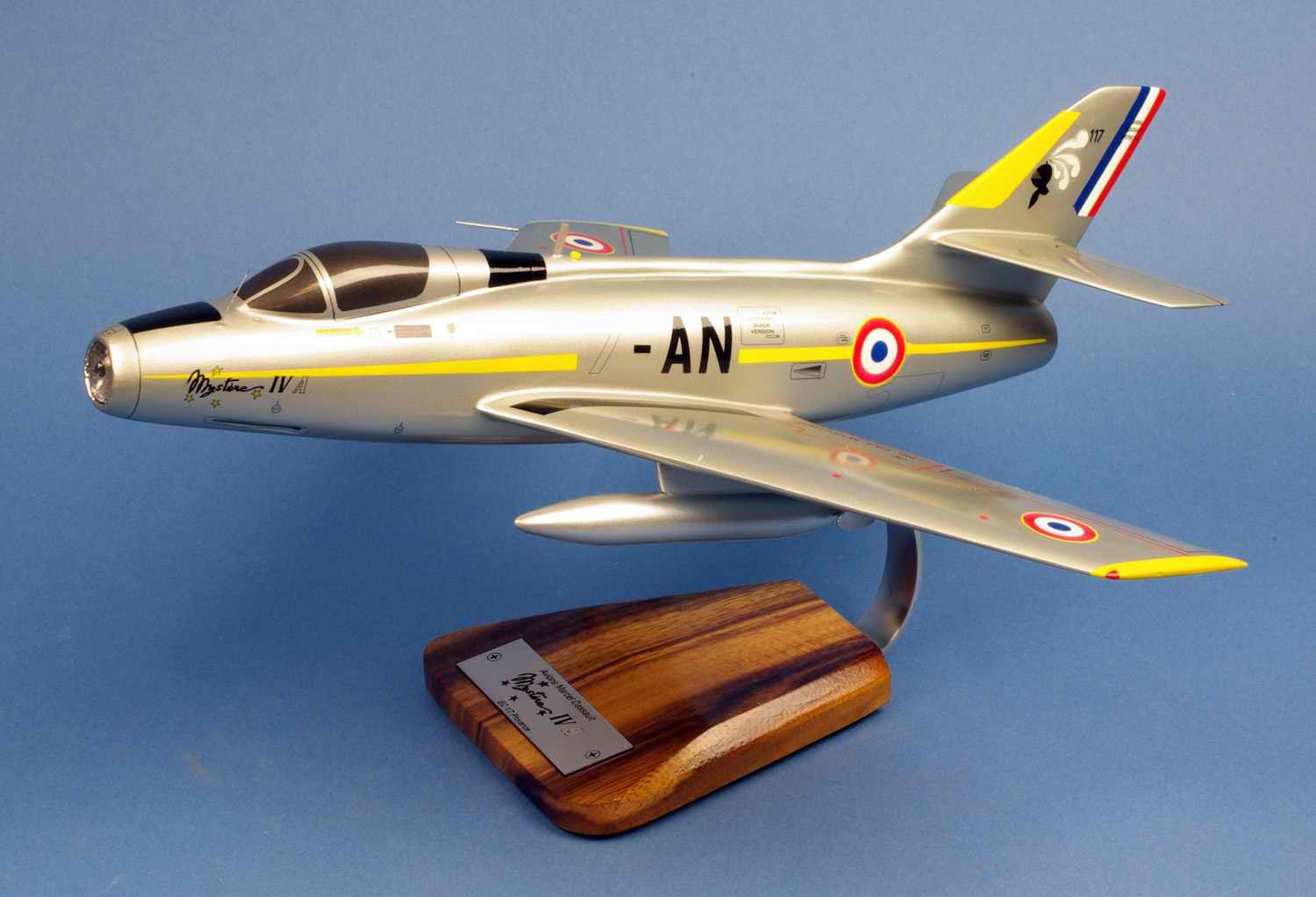 Maquette Avion MystèreIV EC 1/7 Provence