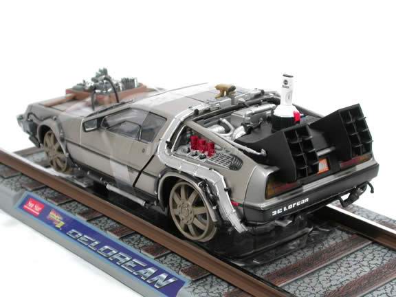 Voiture DELOREAN RailRoad RETOUR VERS LE FUTUR III en Métal au 1/18