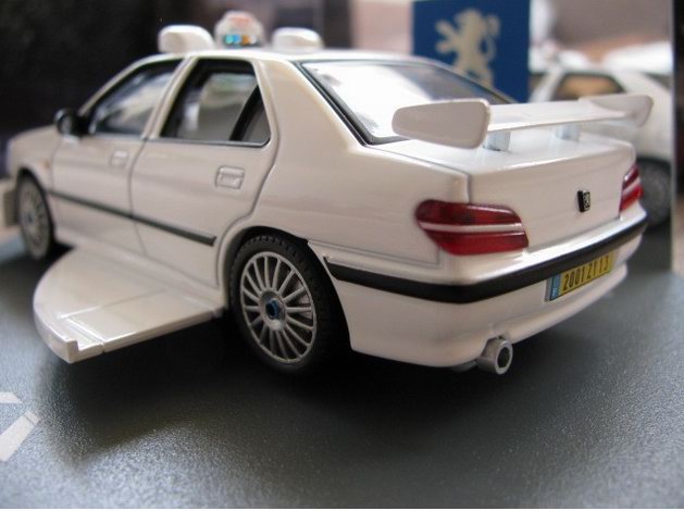 Peugeot 406 Taxi 2 Avec Ailes Skynet Aoshima