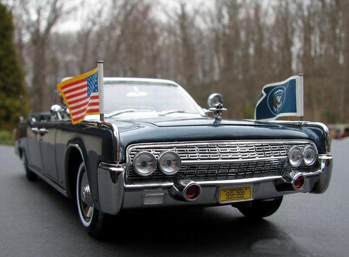Lincoln X 100 de 1961 Voiture Présidentielle JFK Kennedy 1/24 
