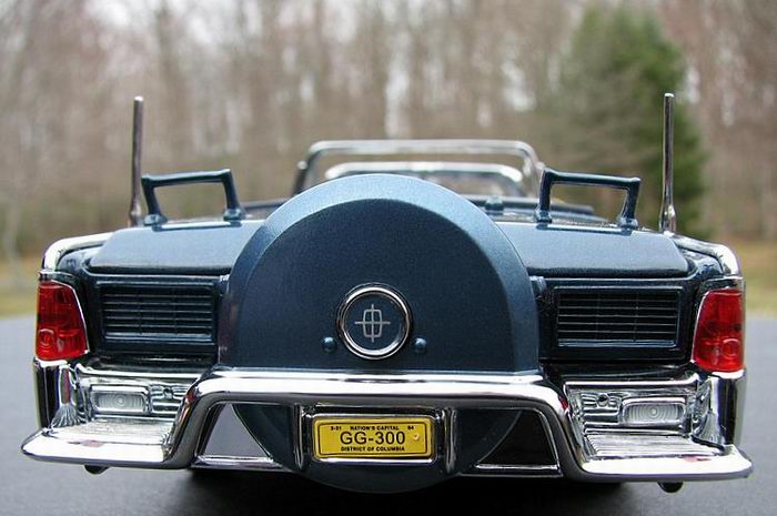 Lincoln X 100 de 1961 Voiture Présidentielle JFK Kennedy 1/24 