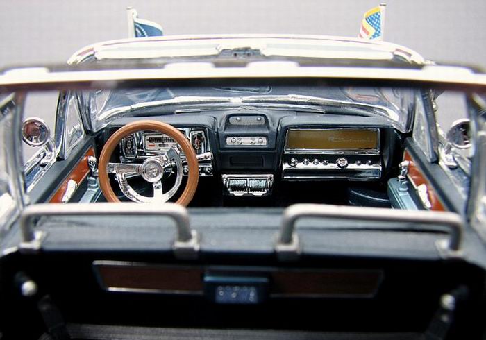 Lincoln X 100 de 1961 Voiture Présidentielle JFK Kennedy 1/24 