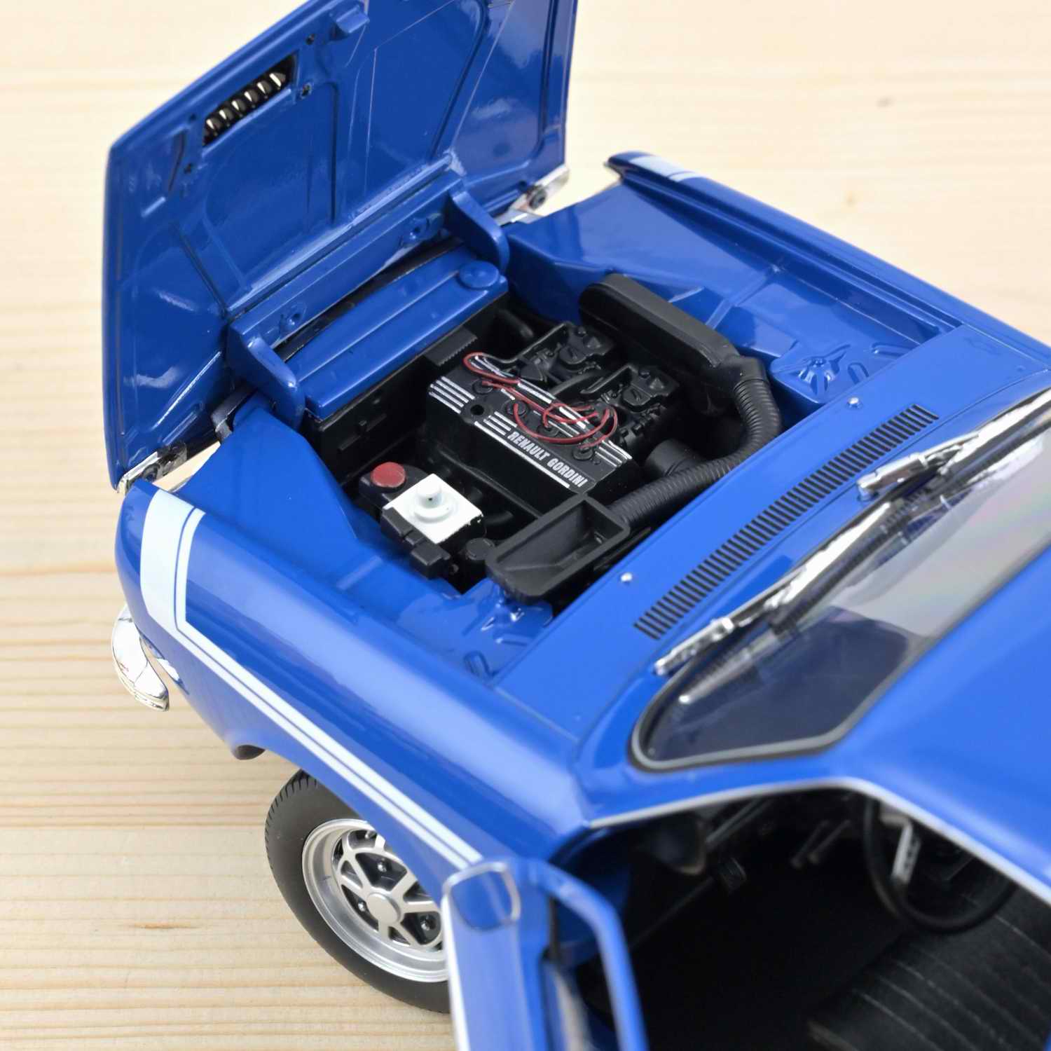 Voiture miniature R12 Gordini Norev 1/18