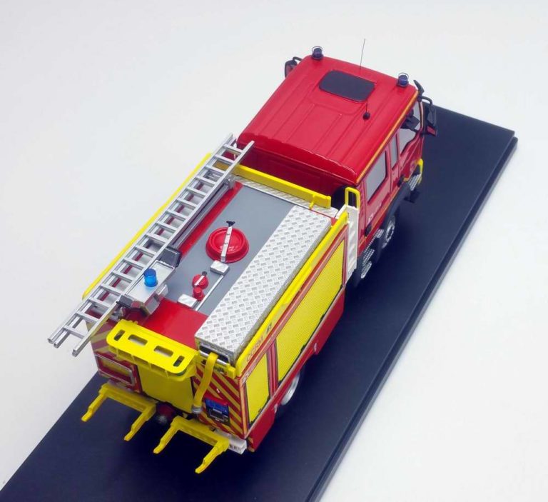 Miniature LAND ROVER 130 simple cabine grimp BMPM Pompiers limitée à