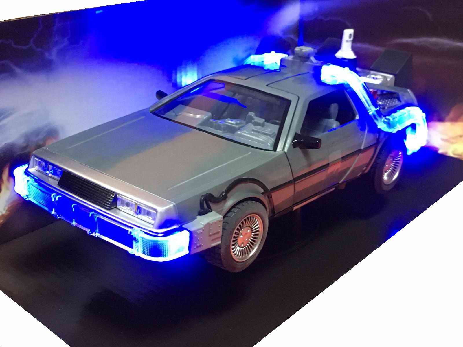 petite voiture Dolorean lumineuse métal 1/24