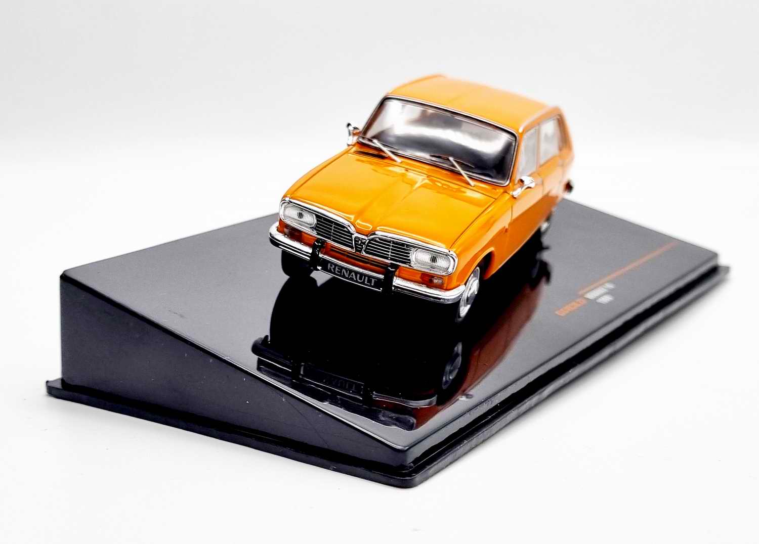 RENAULT 16 TS de 1969 Orange R16 Voiture de Collection IXO 1/43