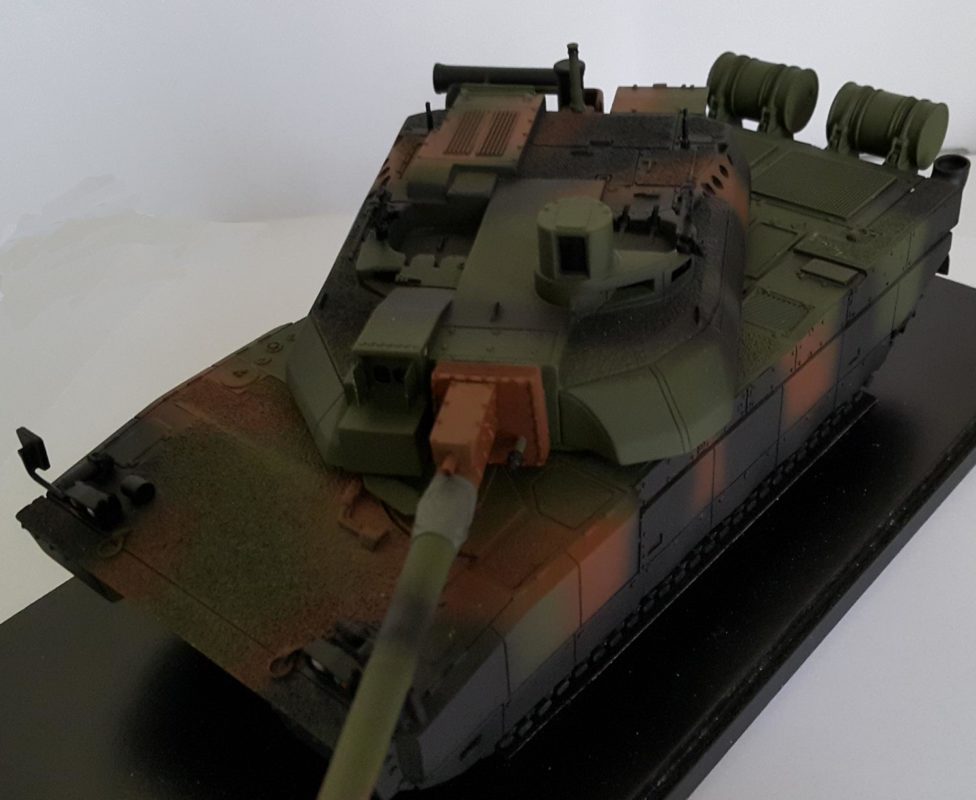 Le lot de 2 char français Leclerc T5 blanc UN miniatures par Ixo models