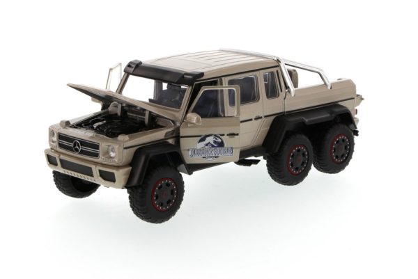 MERCEDES BENZ G63 6x6 AMG Jurassic World 2015b