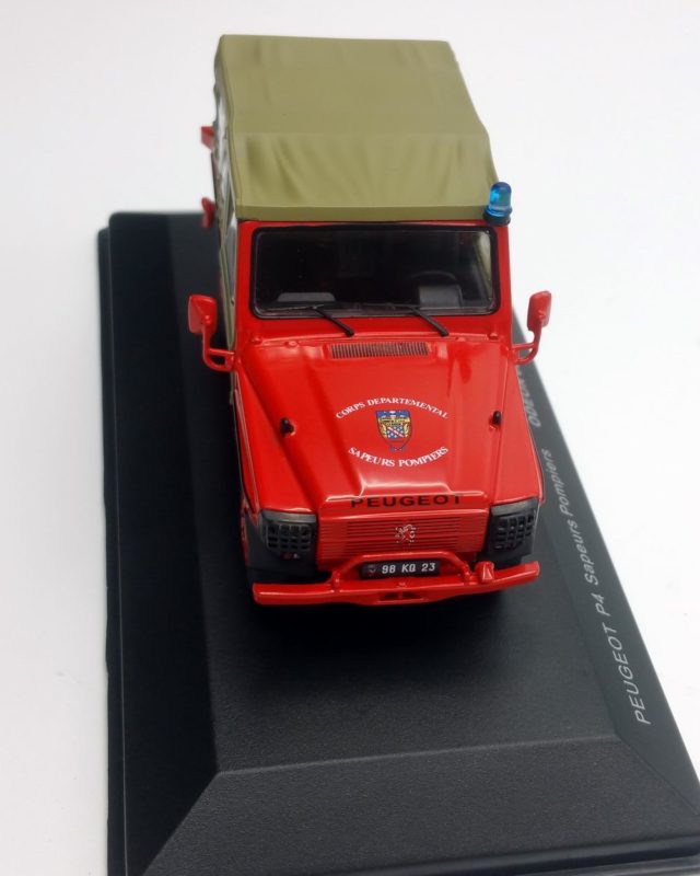 ODEON - Voiture de 1986 couleur noir - RENAULT 11 turbo - 1/43