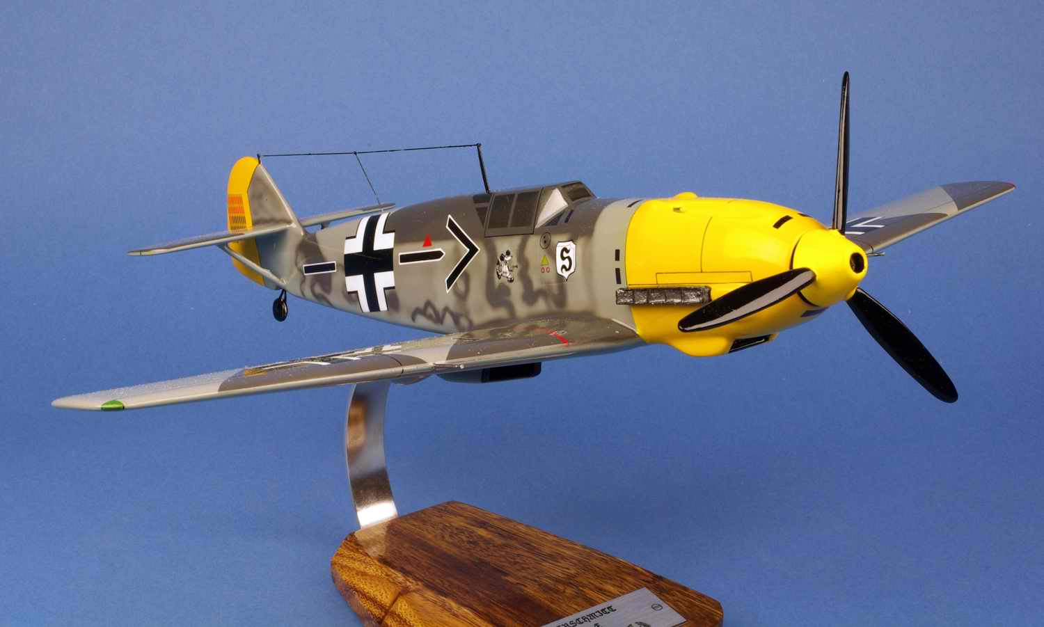 Maquette Vintage Avion de Chasse Bois: Messerschmitt BF109 GM2 1/48