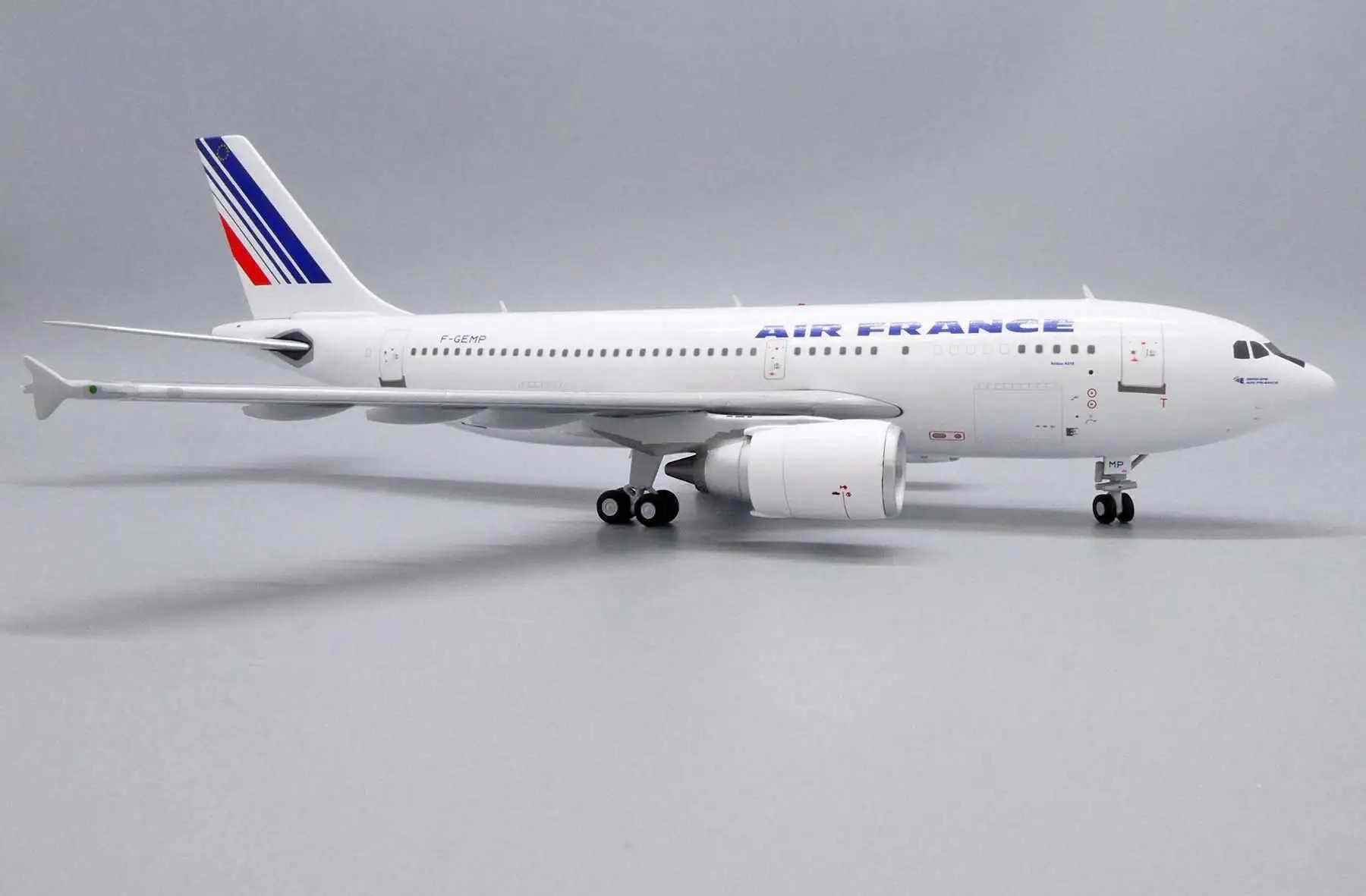 Maquette avion ARIBUSA310 AIR FRANCE métal 1/200