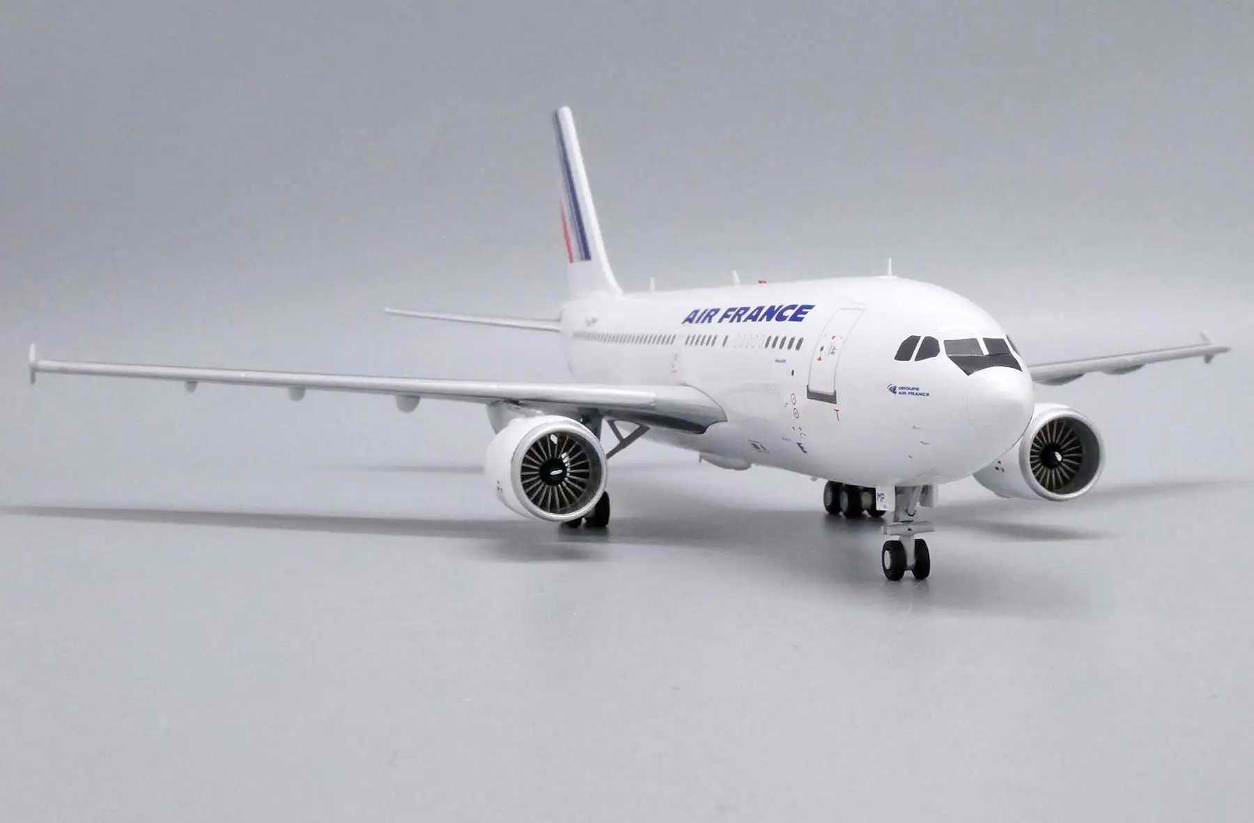 Maquette avion AIRBUSA310300 AIR FRANCE métal 1/200