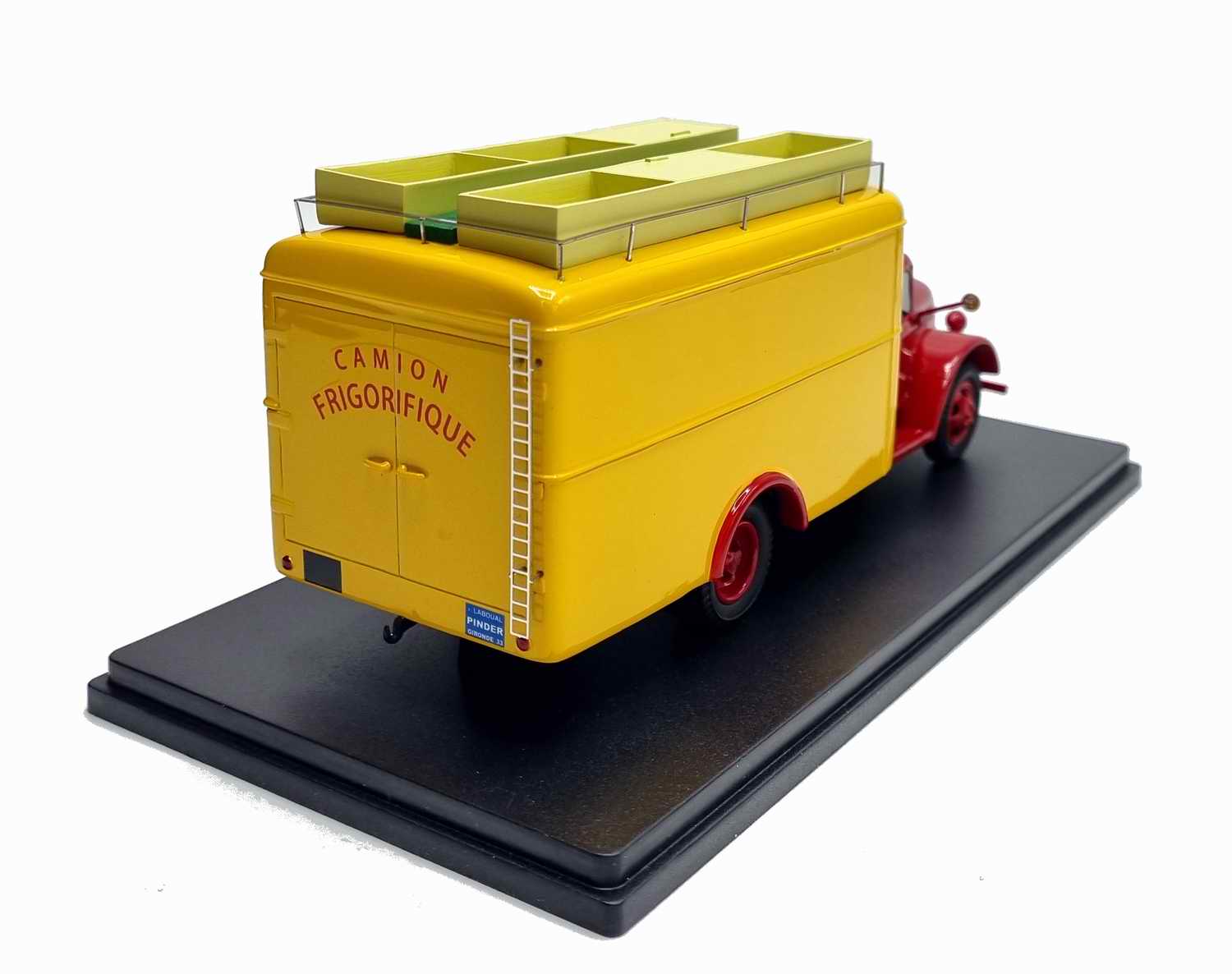 Miniature Camion Frigorifique FORD POISSY TYPE C 598 de1947 du Cirque PINDER LABOUAL  1/43