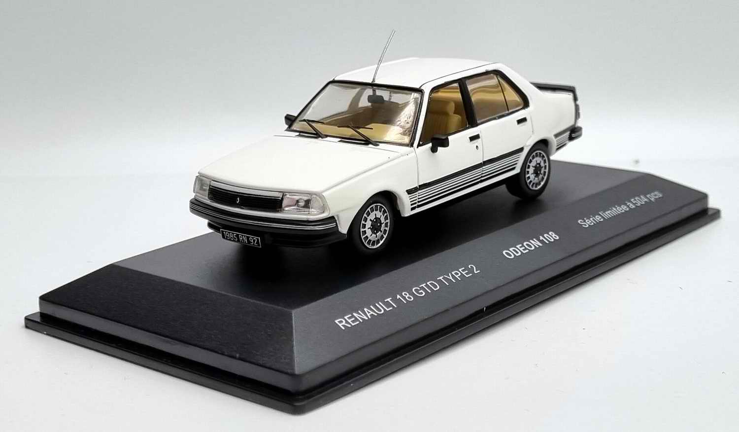 Voiture Miniature Renault 18 GTD R18 phase 2 1985 1/43